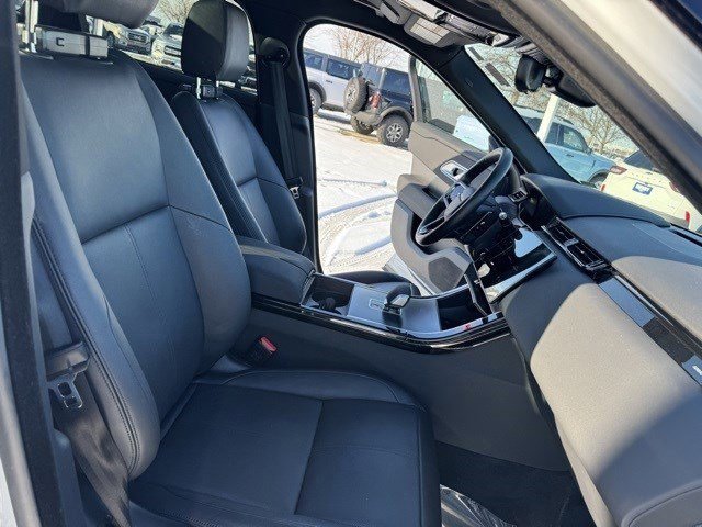 Used 2025 Land Rover Range Rover Velar Dynamic SE image 34