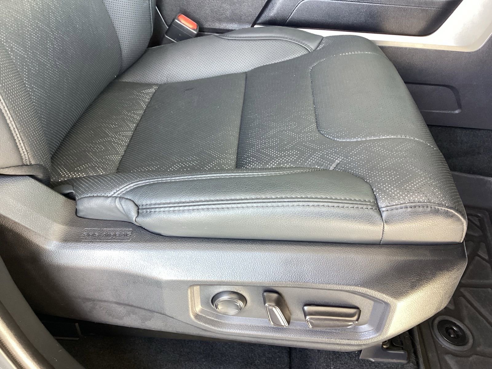 Used 2024 Toyota Tundra SR5 w/ SR5 Premium Package image 18