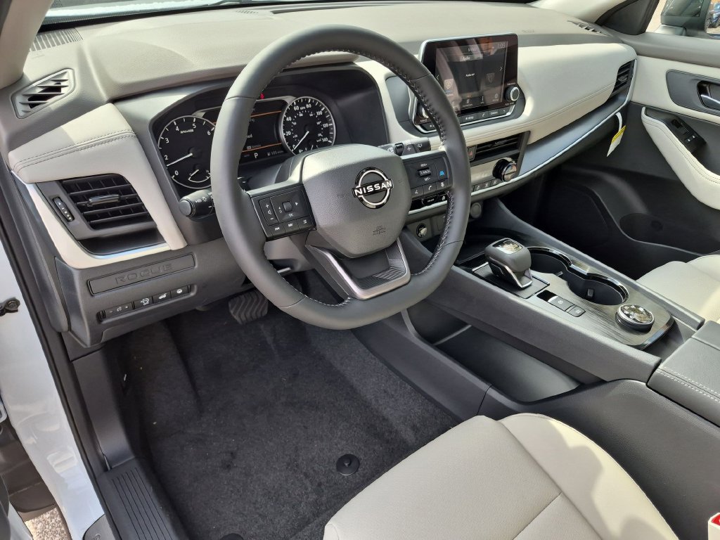 New 2027 Nissan Rogue Dark Armor AWD/4WD image 5
