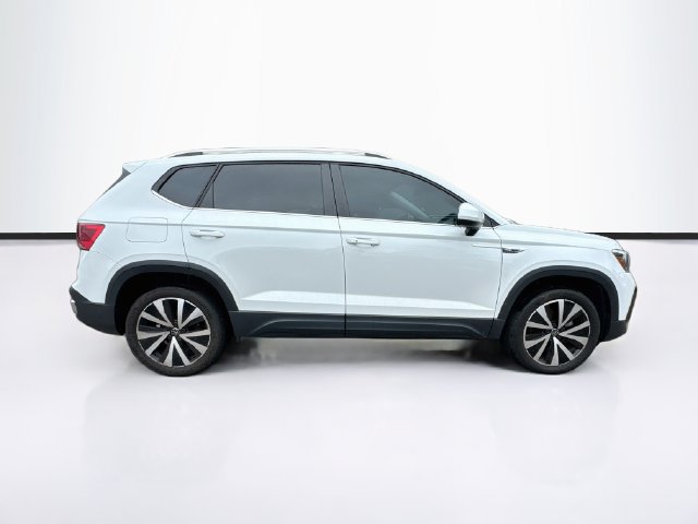 Used 2024 Volkswagen Taos SE FWD image 10