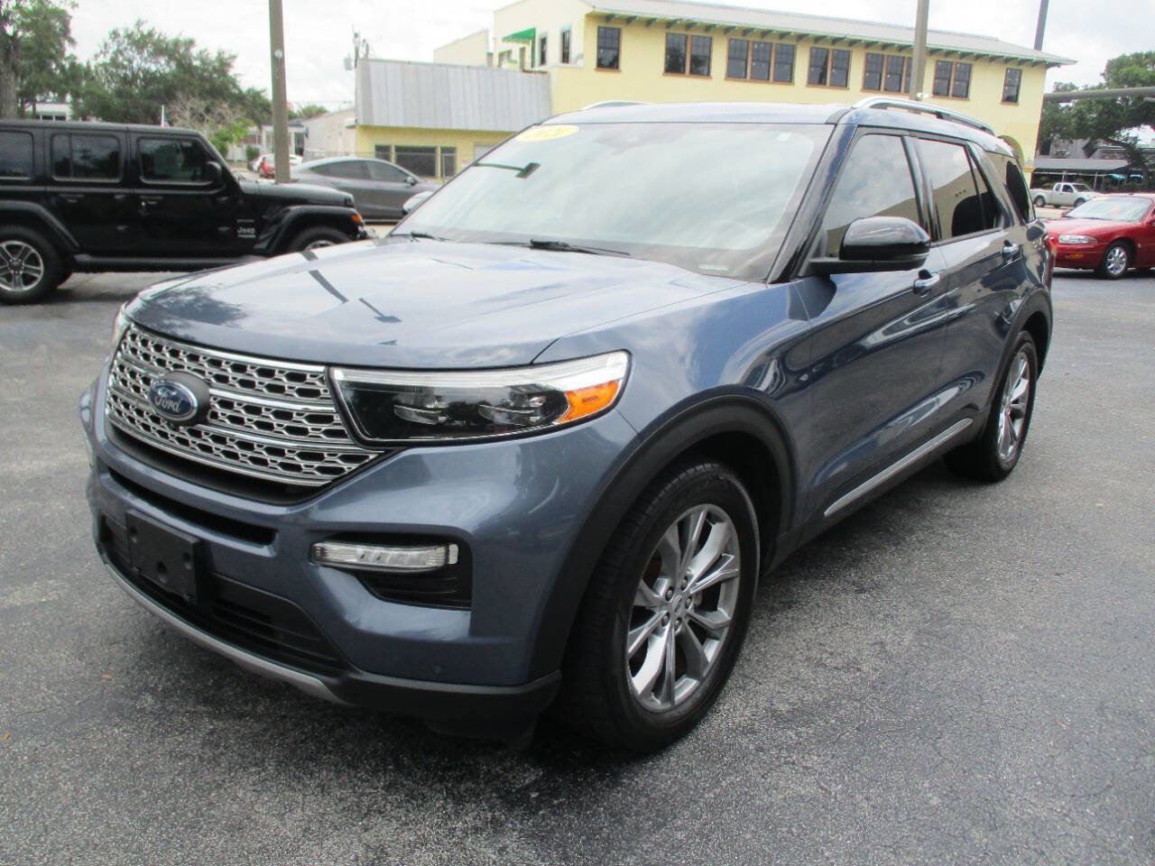 Used 2021 Ford Explorer Limited w/ Equipment Group 301A RWD image 4