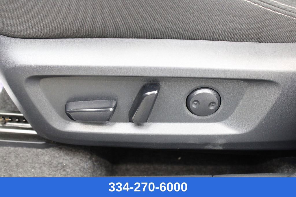 Certified 2025 Nissan Rogue SV image 17