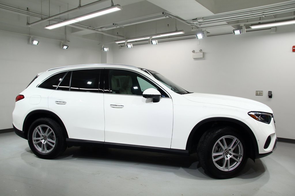 Used 2023 Mercedes-Benz GLC 300 4MATIC image 9