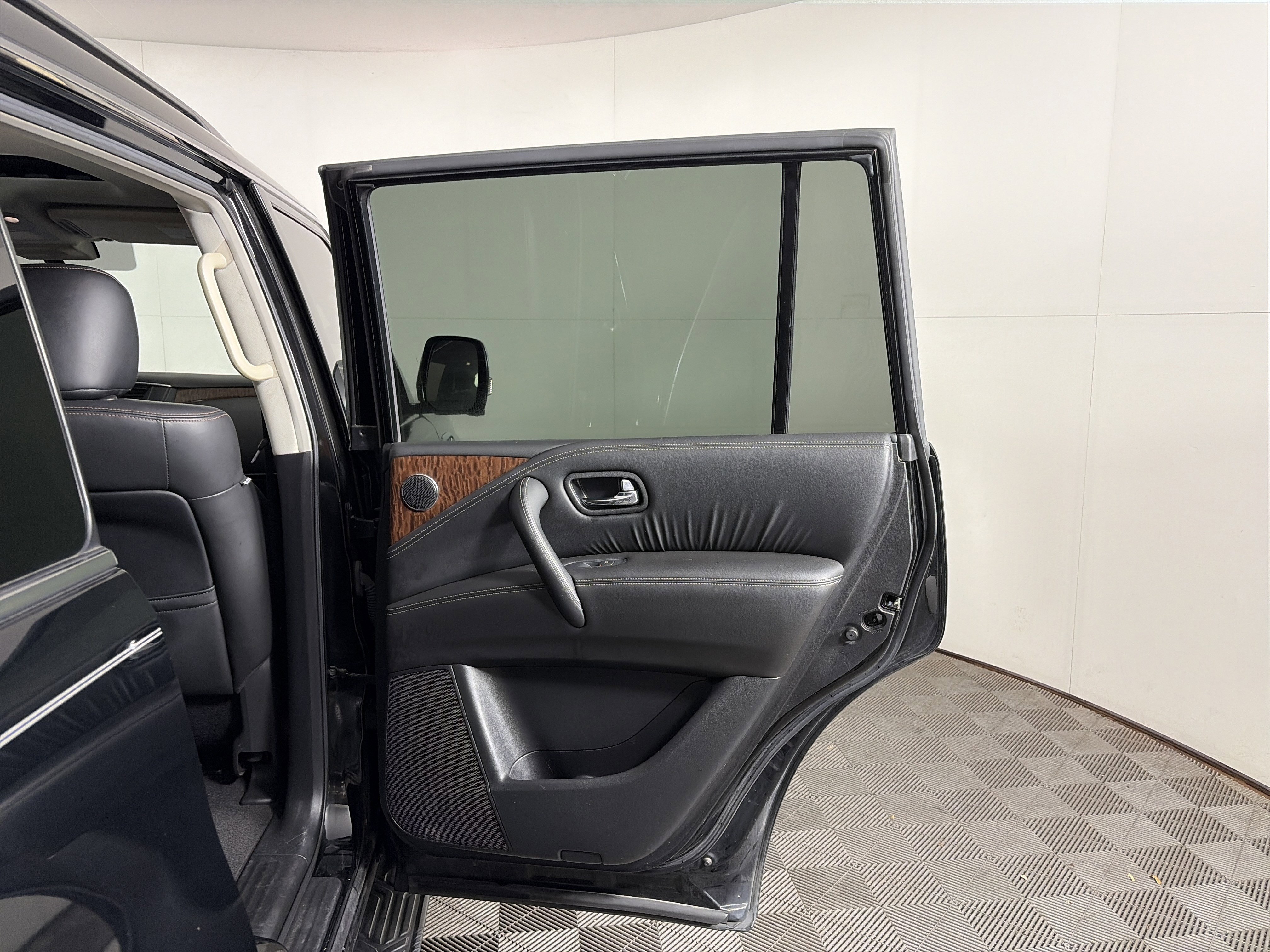 Used 2019 Nissan Armada SL w/ Premium Package image 41