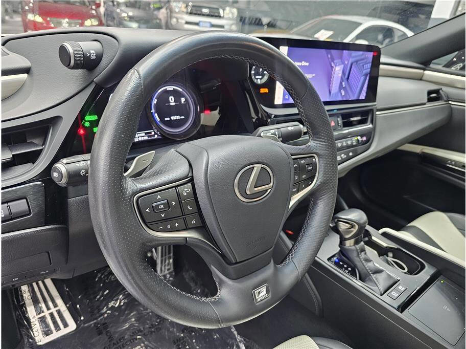 Used 2023 Lexus ES 300h F Sport w/ Accessory Package (Z2) FWD image 10