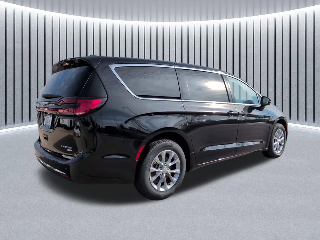New 2026 Chrysler Pacifica Limited w/ Uconnect Theater Family Group image 6