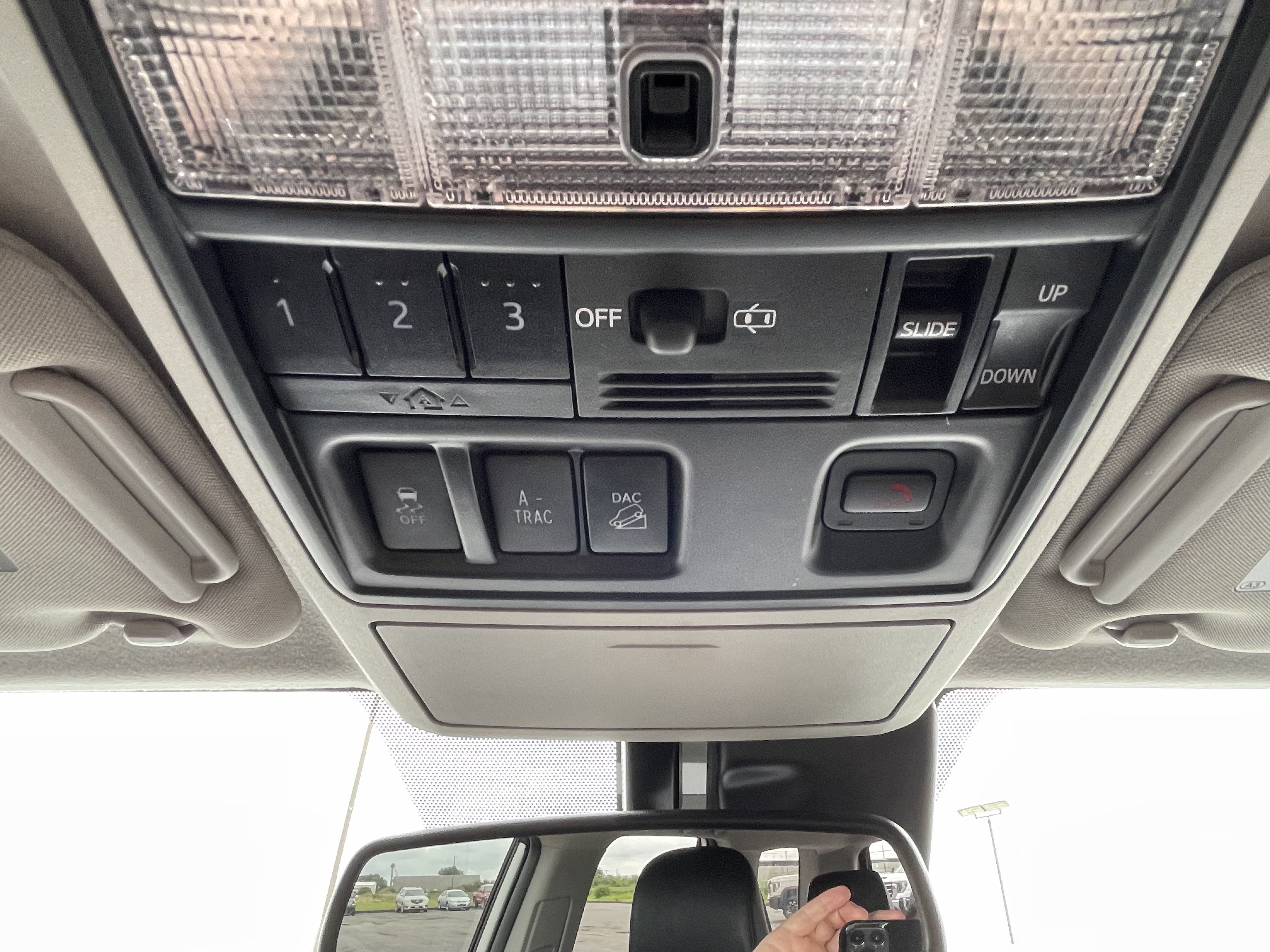 Used 2020 Toyota 4Runner Limited AWD/4WD image 33