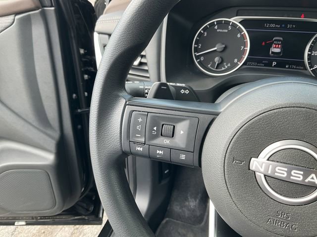 Used 2023 Nissan Rogue S image 18