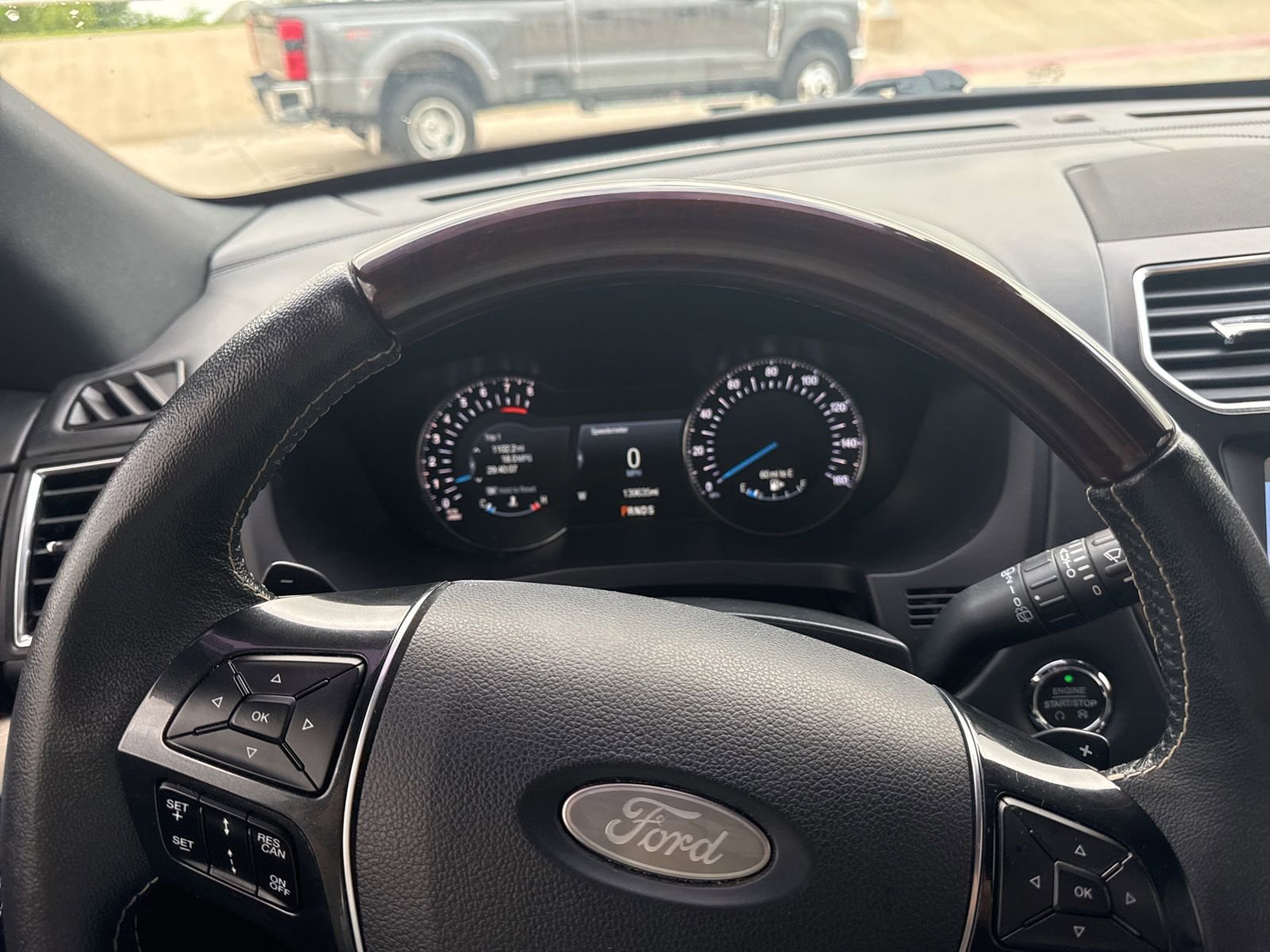 Used 2019 Ford Explorer Platinum image 11