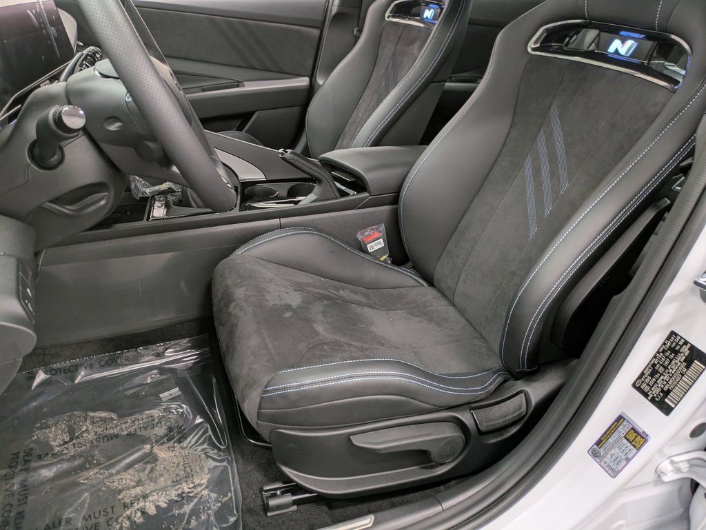 Used 2025 Hyundai Elantra N Base image 9