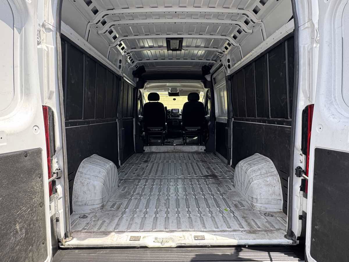 Used 2025 RAM ProMaster 2500 w/ Convenience Group FWD image 21