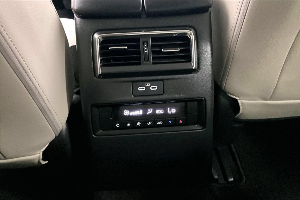 Used 2024 MAZDA CX-90 Plug-In Hybrid w/ Preferred AWD/4WD image 28