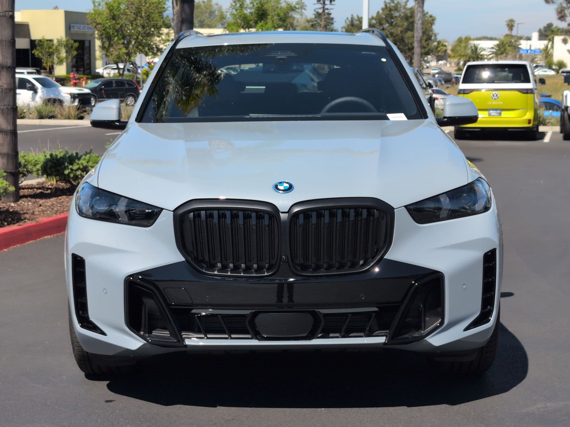 New 2026 BMW X5 xDrive50e w/ Executive Package image 3