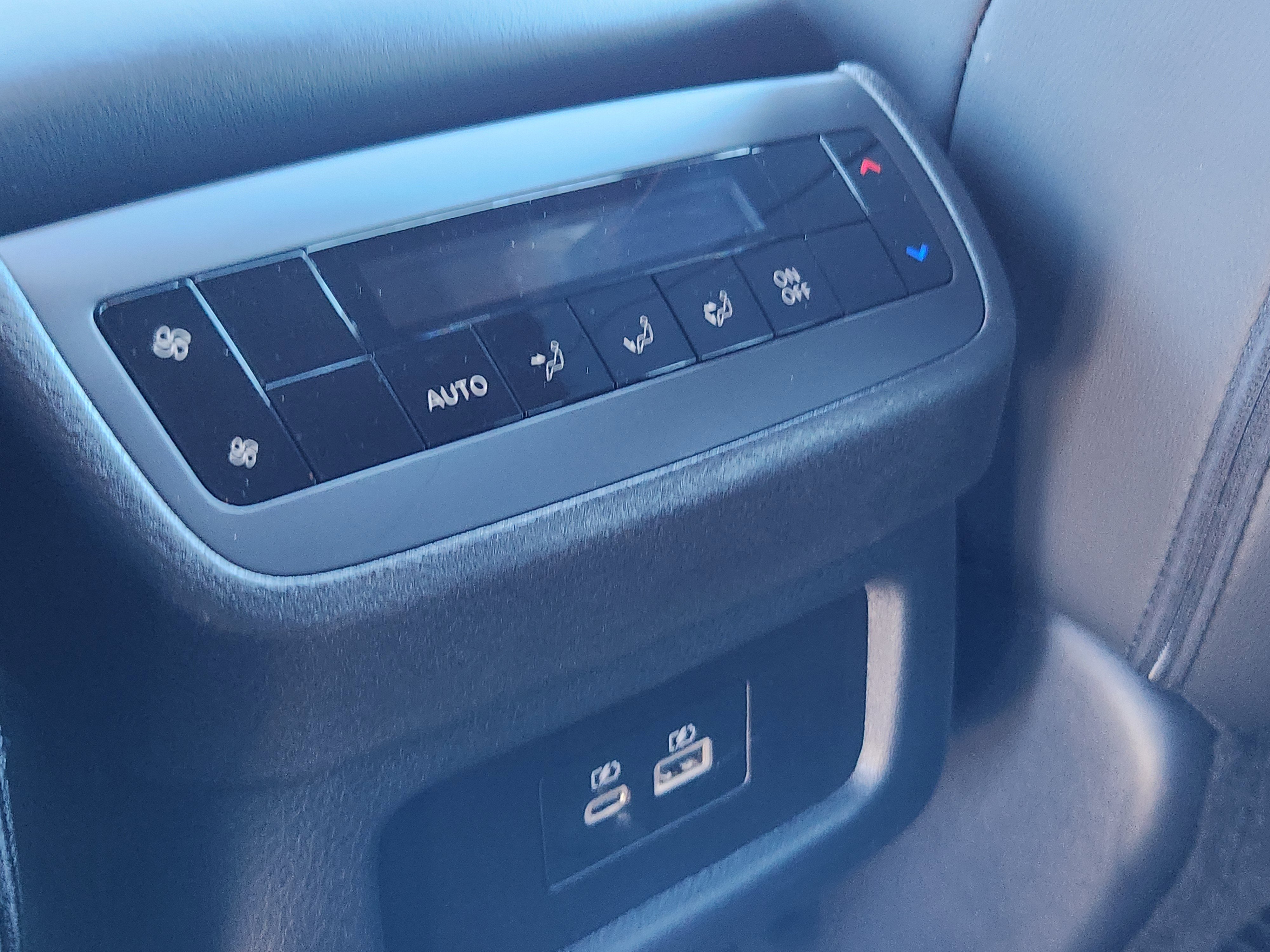 Used 2024 Nissan Pathfinder Rock Creek AWD/4WD image 24