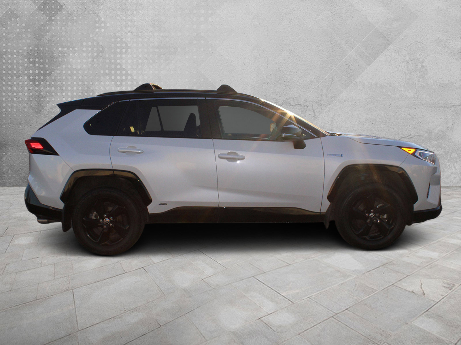 Used 2021 Toyota RAV4 XSE image 3