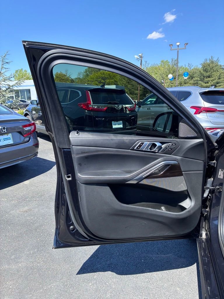 Used 2023 BMW X6 M50i w/ Executive Package AWD/4WD image 52