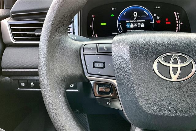 Used 2025 Toyota Camry LE image 11