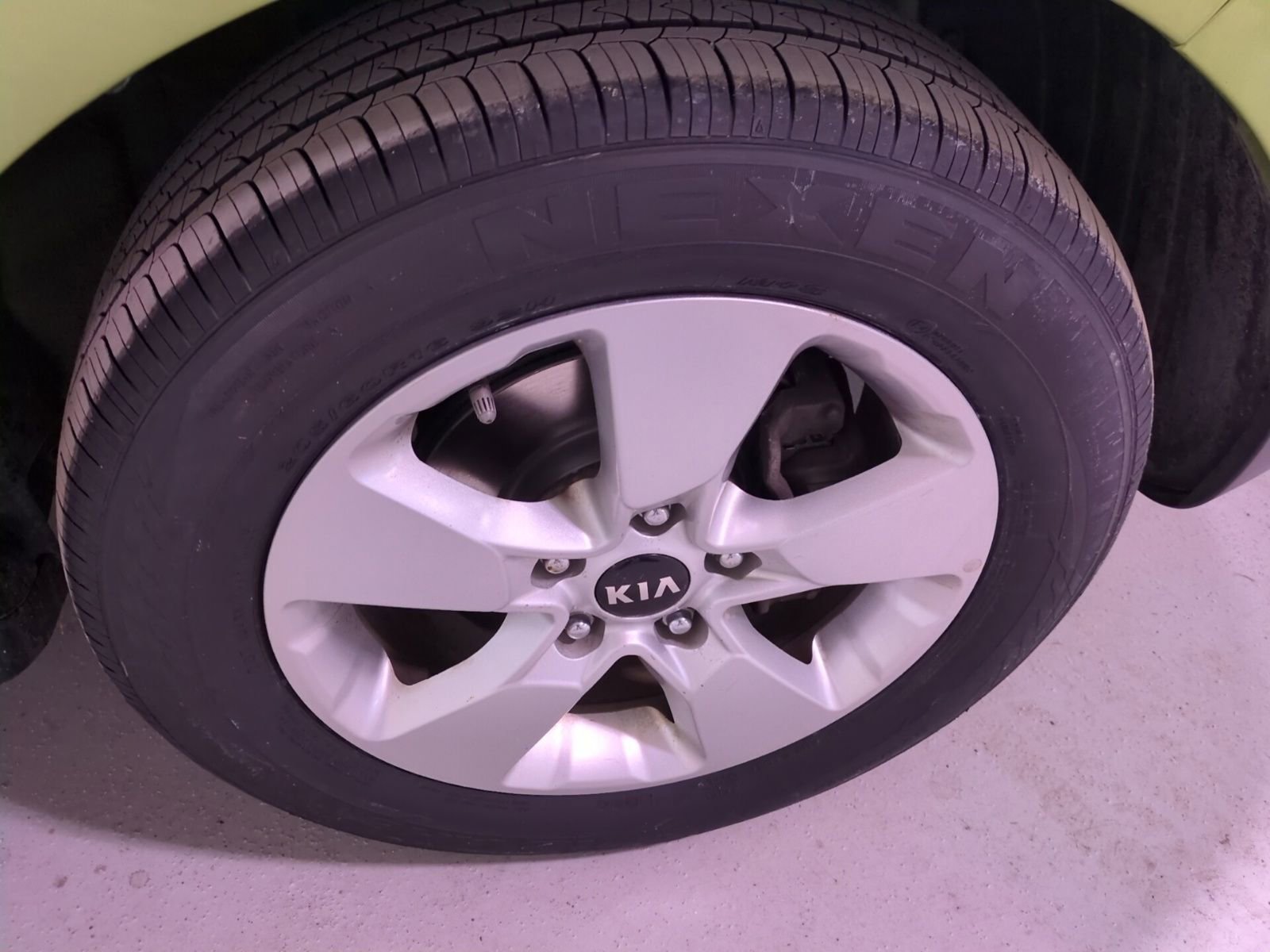 Used 2018 Kia Soul Base image 2