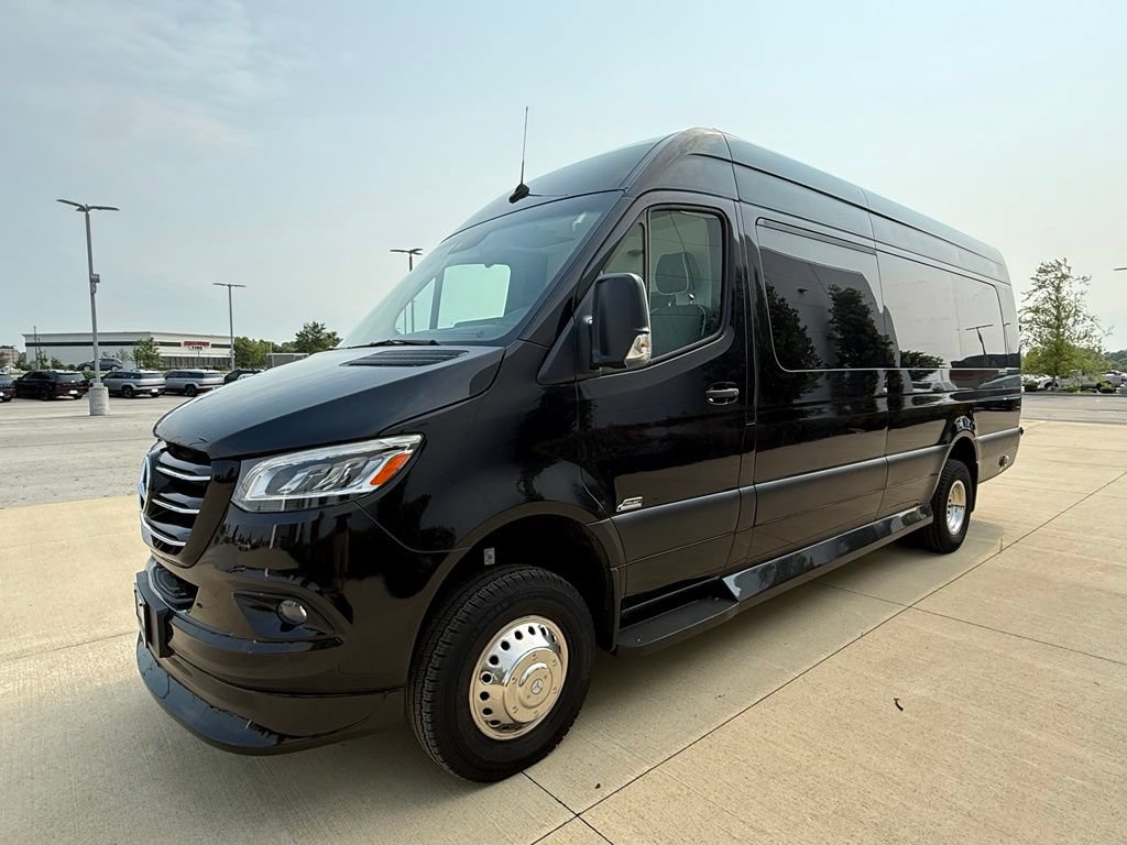 Used 2023 Mercedes-Benz Sprinter 3500 image 17