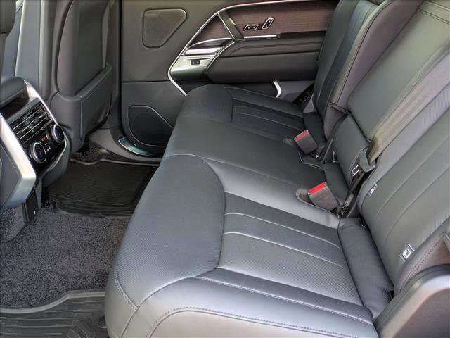 New 2025 Land Rover Range Rover Long Wheelbase SE image 17