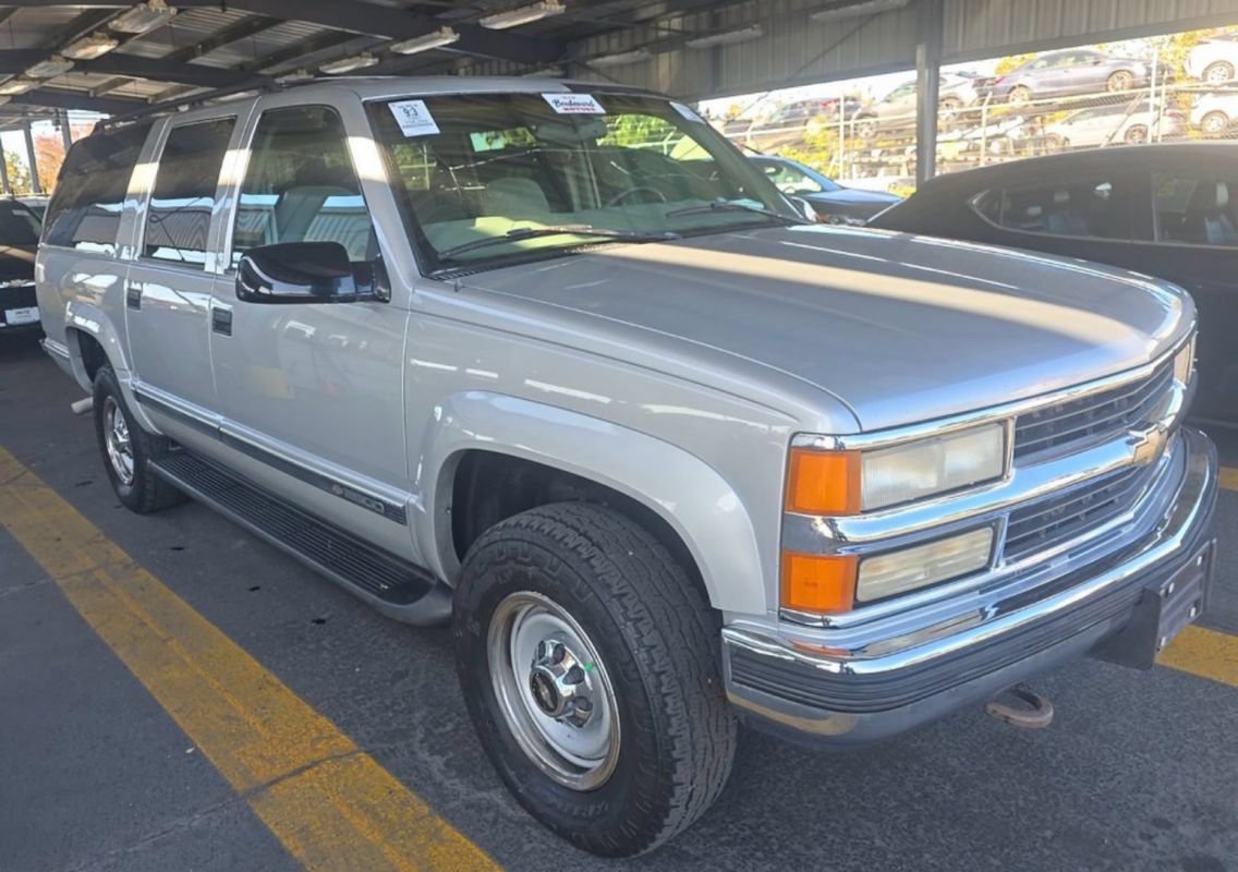 Used 1997 Chevrolet Suburban 2500 w/ Preferred Equipment Group 2 AWD/4WD image 2