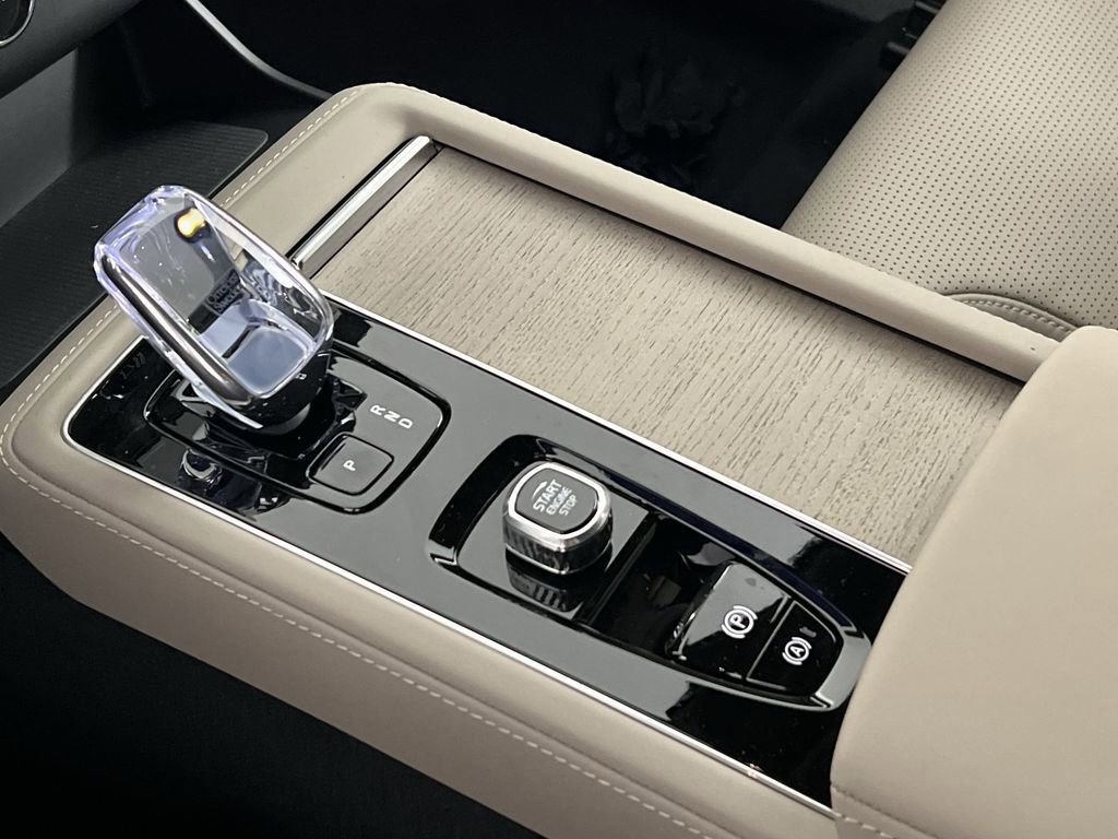 New 2026 Volvo XC90 T8 Ultra w/ Protection Package image 12