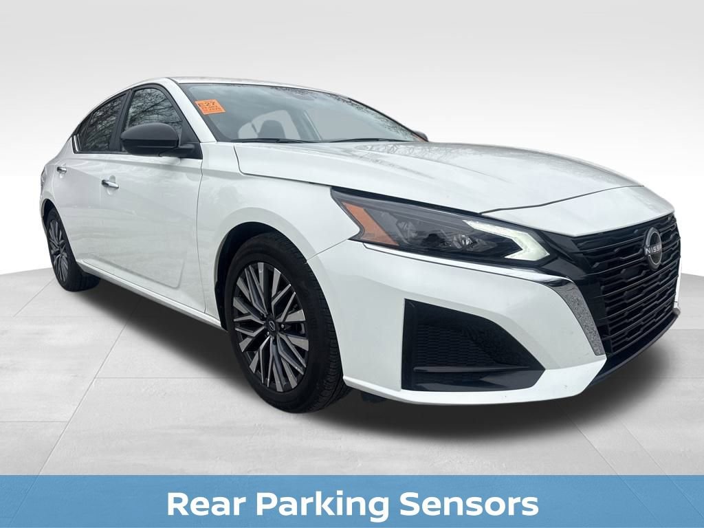 Used 2025 Nissan Altima 2.5 SV image 11