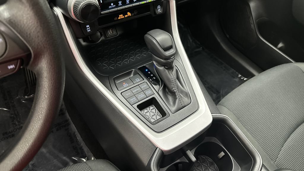 Certified 2025 Toyota RAV4 LE AWD/4WD image 13