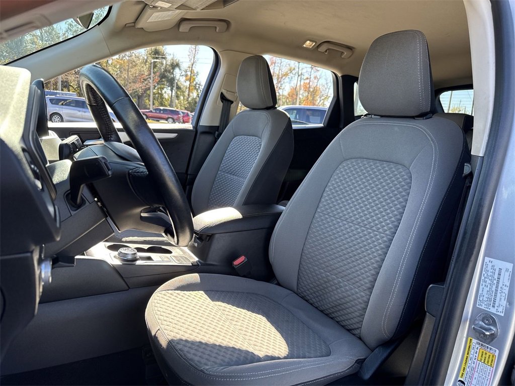 Used 2020 Ford Escape SE Sport image 11