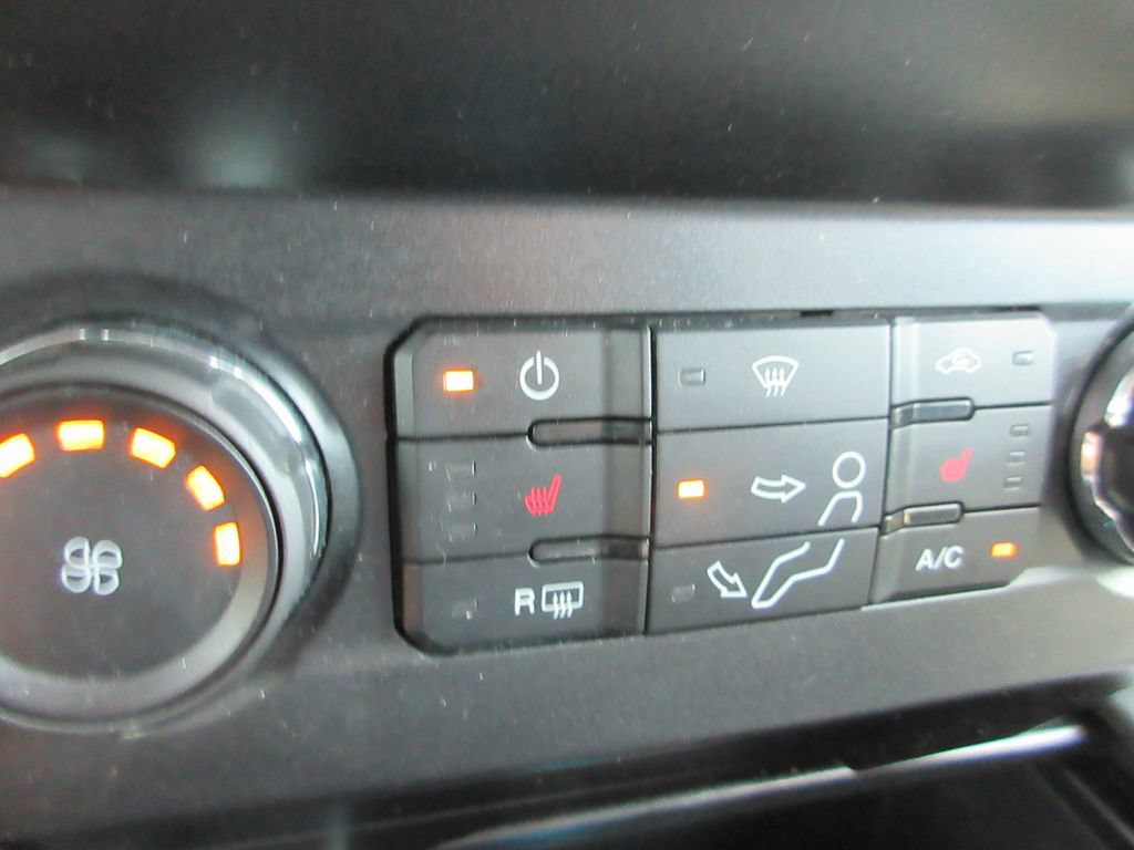 Used 2022 Ford F350 XLT w/ XLT Premium Package AWD/4WD image 16