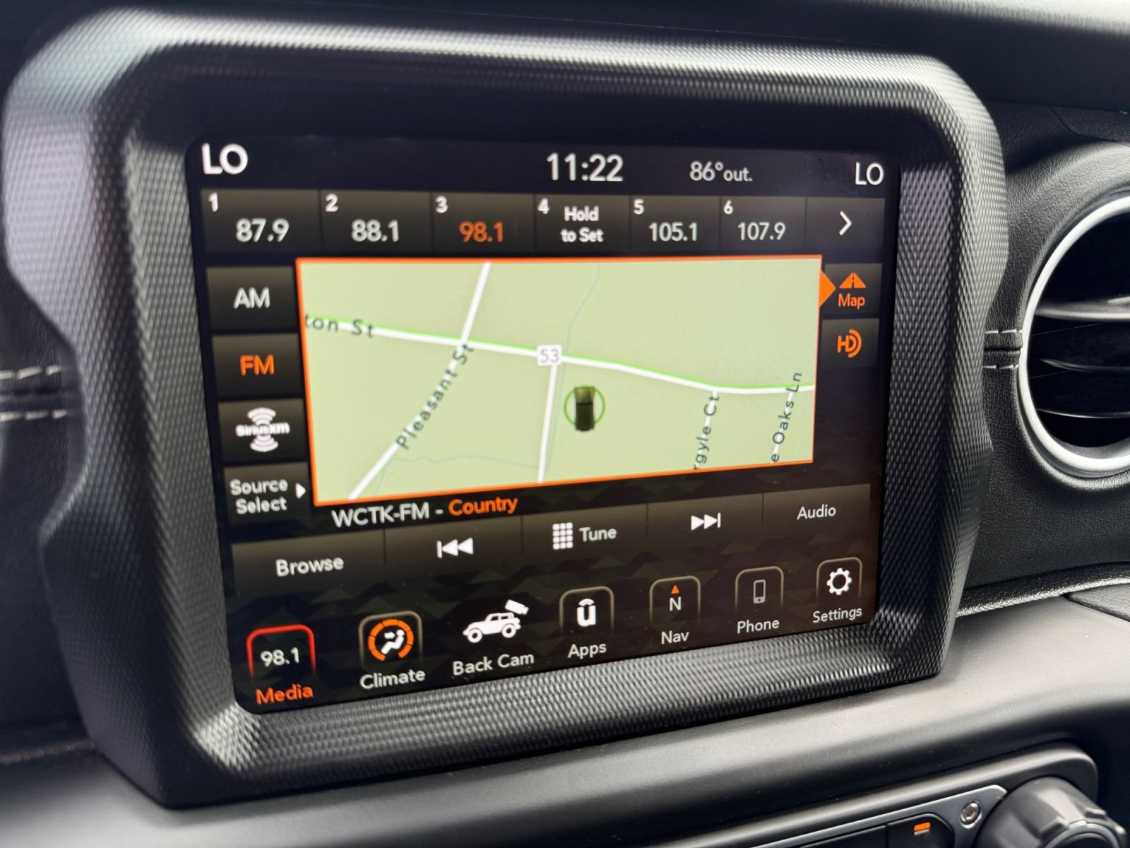 Used 2023 Jeep Wrangler Unlimited Sahara w/ LED Lighting Group AWD/4WD image 21