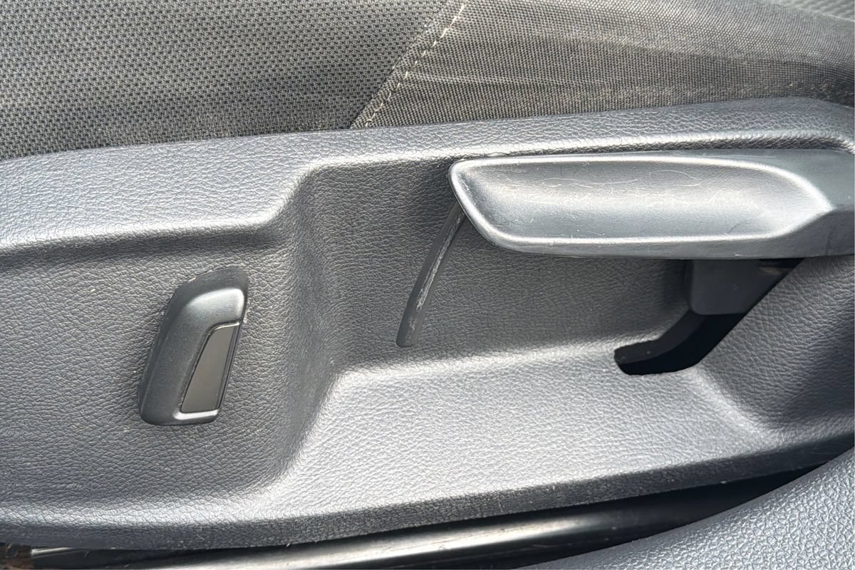 Used 2019 Volkswagen Golf S FWD image 18