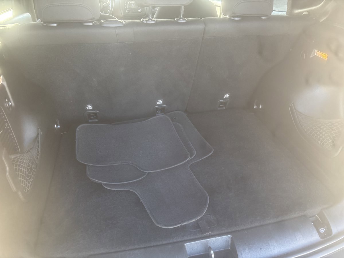 Used 2017 Jeep Renegade Latitude image 27