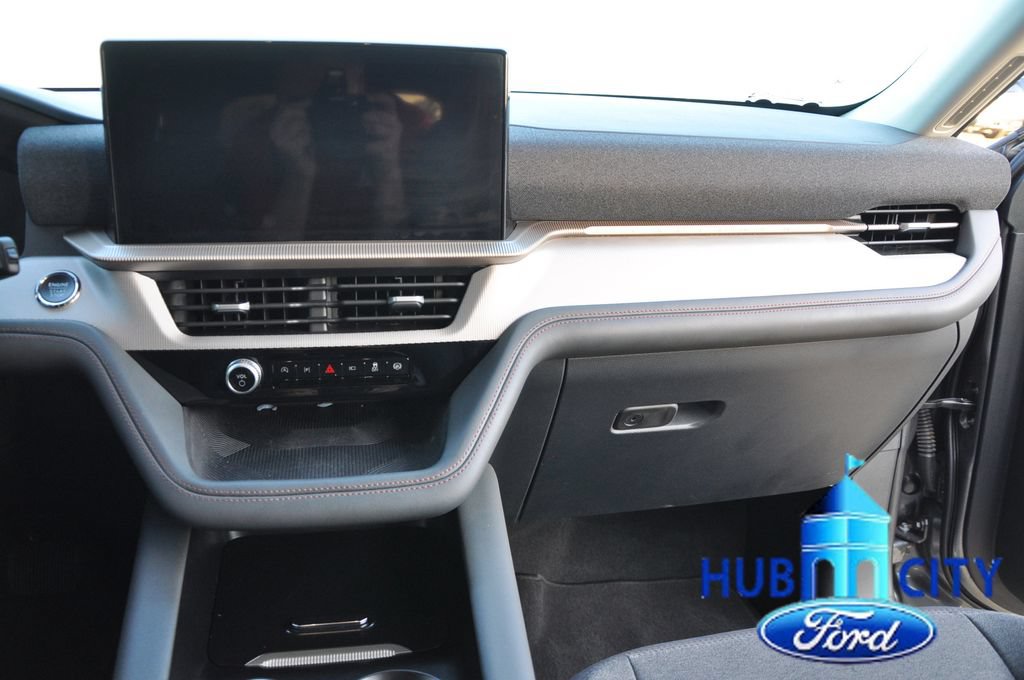 Used 2025 Ford Explorer Active RWD image 20
