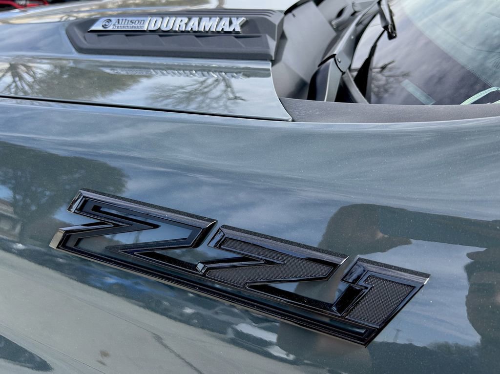 Used 2025 Chevrolet Silverado 2500 LTZ w/ LTZ Convenience Package image 11