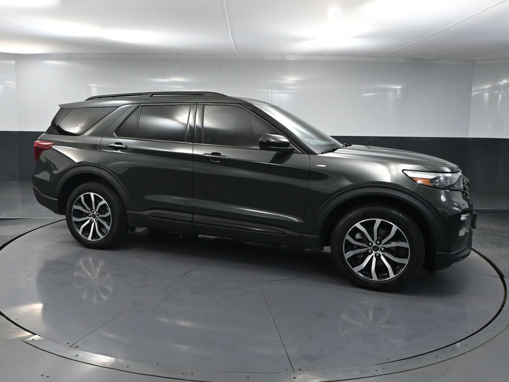 Used 2023 Ford Explorer ST-Line AWD/4WD image 4