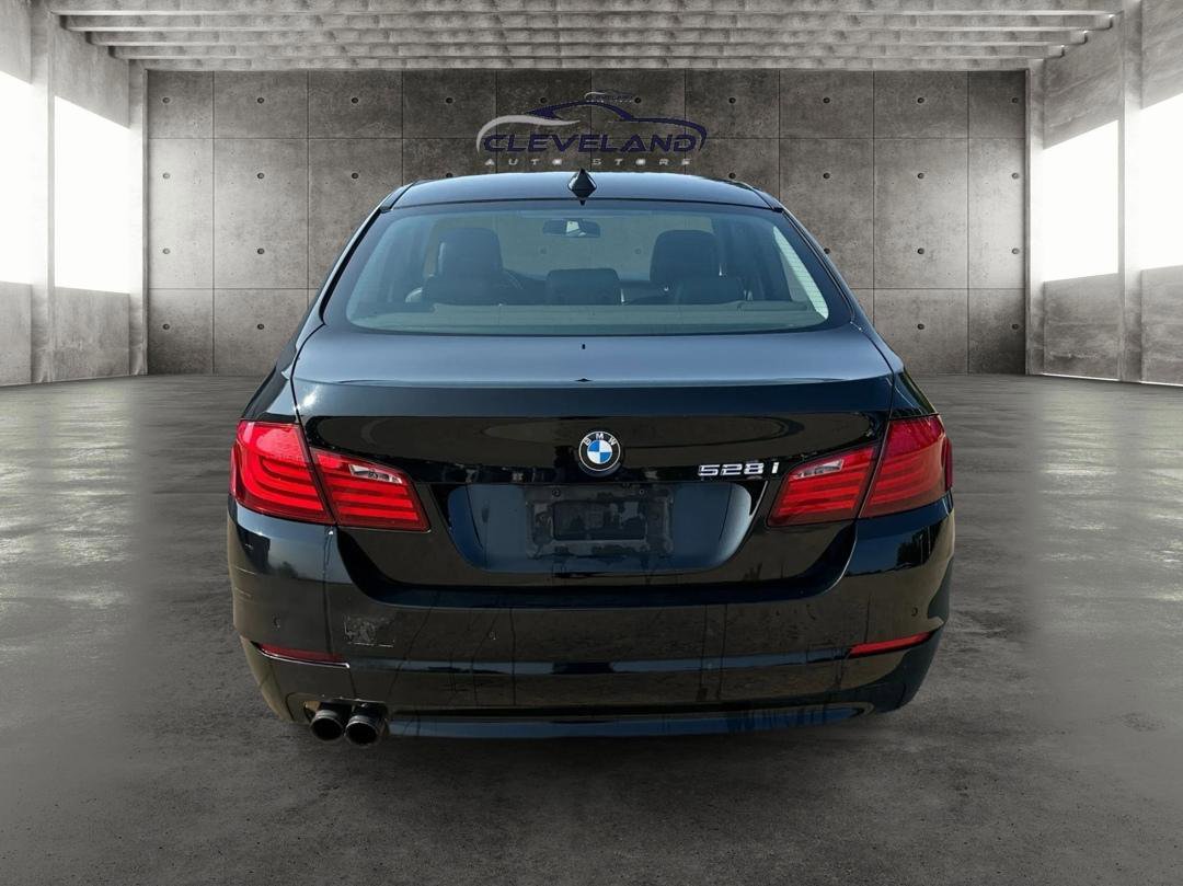 Used 2012 BMW 528i xDrive Sedan AWD/4WD image 4