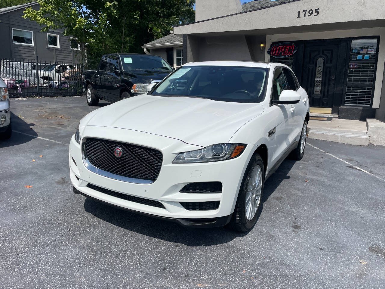 Used 2020 Jaguar F-PACE Prestige AWD/4WD image 2