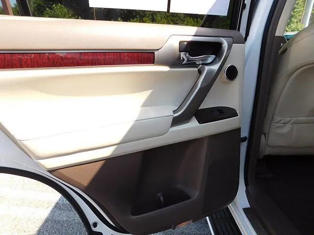 Used 2018 Lexus GX 460 Luxury w/ Sport Design Package image 11