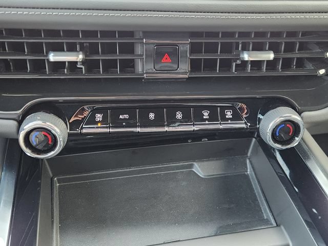 Used 2025 Chevrolet Suburban LS RWD image 21