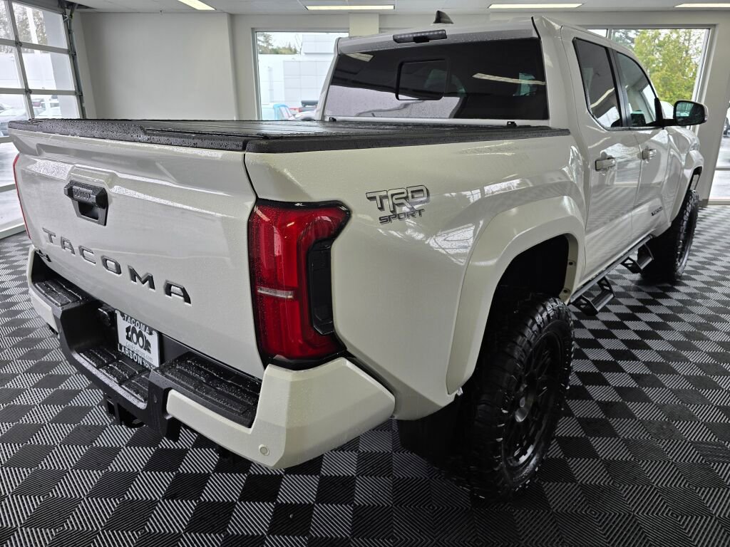 Used 2024 Toyota Tacoma TRD Sport w/ TRD Sport Upgrade Package image 3