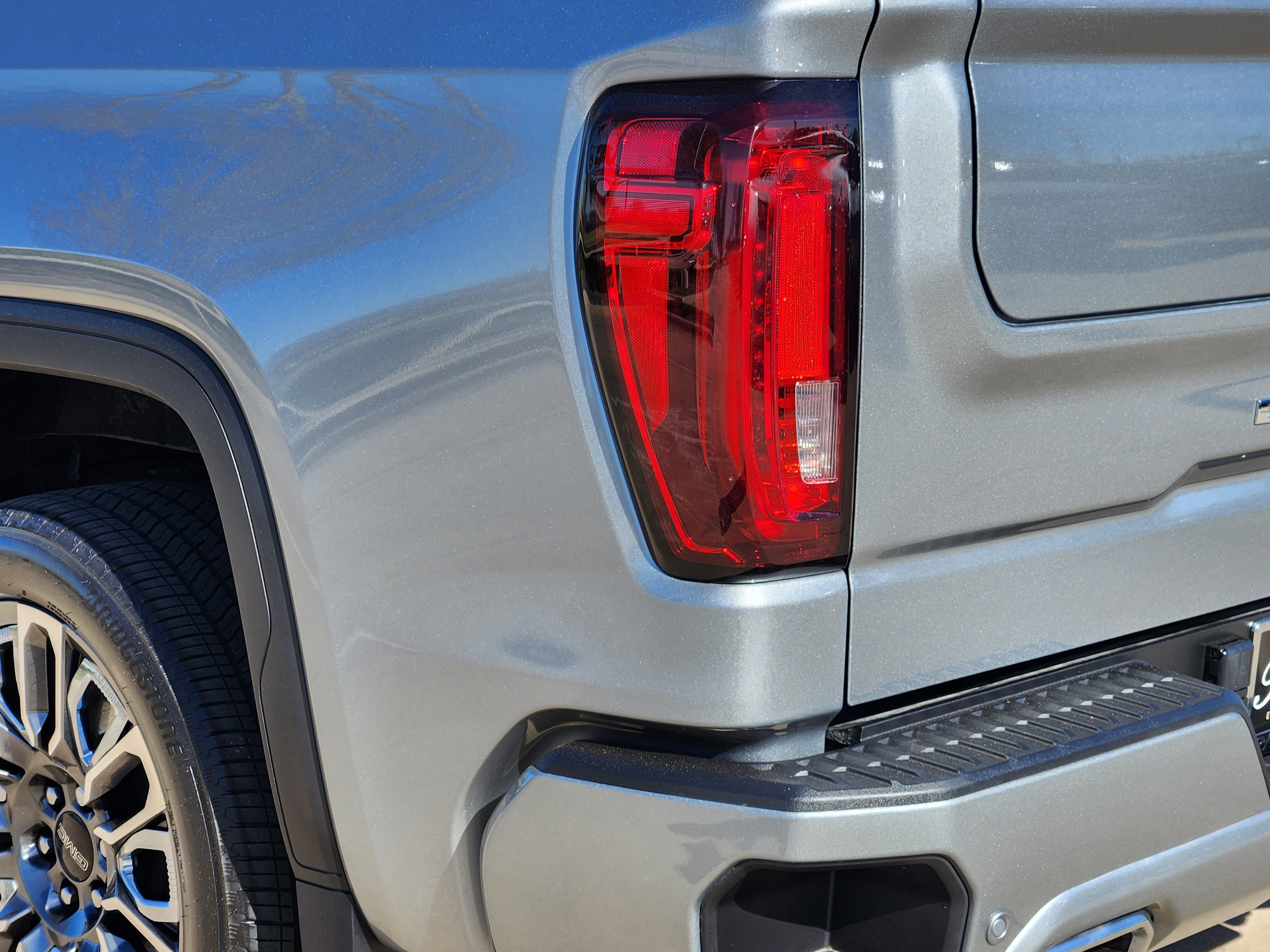 Used 2024 GMC Sierra 1500 Denali Ultimate image 5