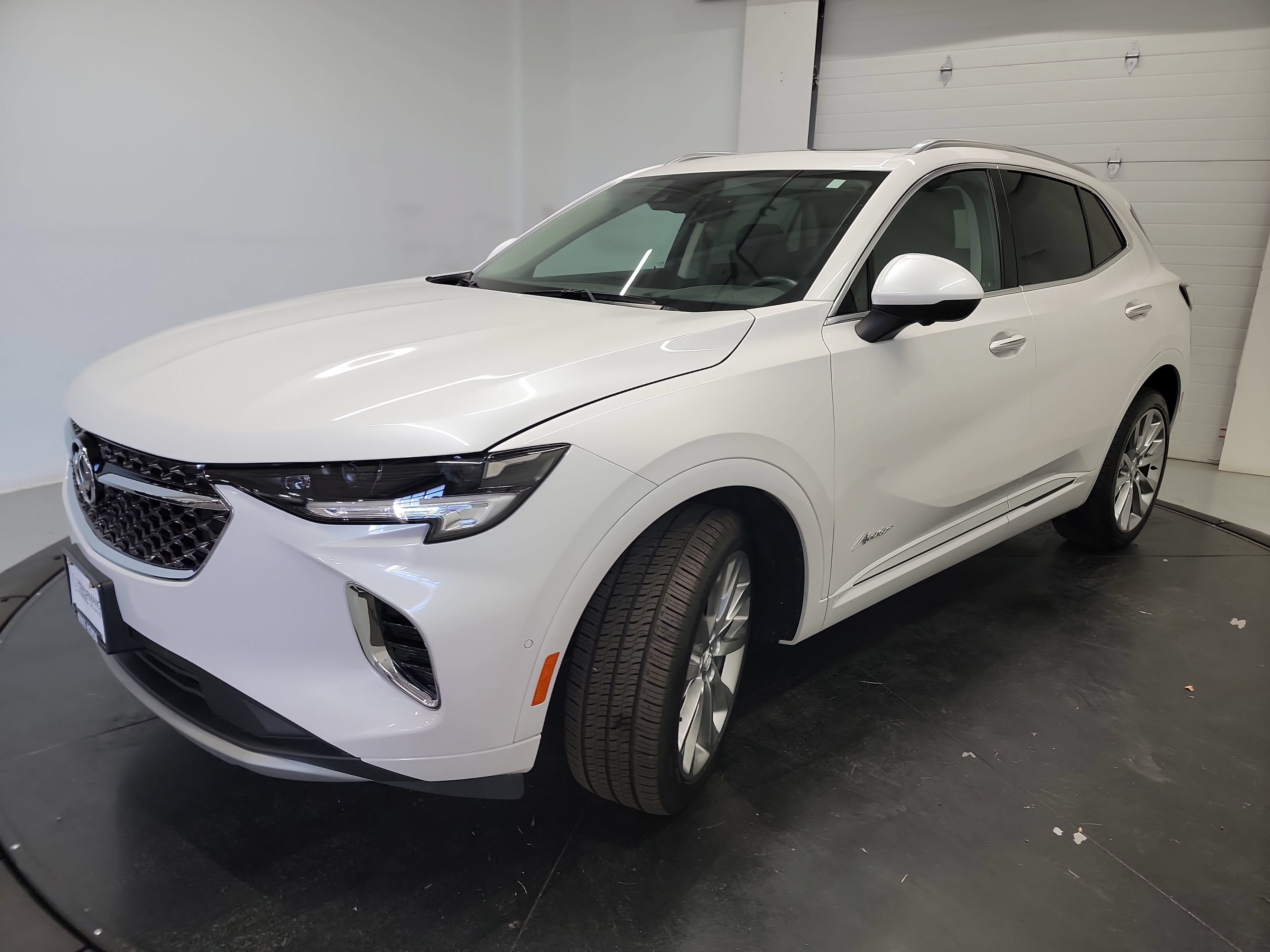 Used 2023 Buick Envision Avenir AWD/4WD image 3