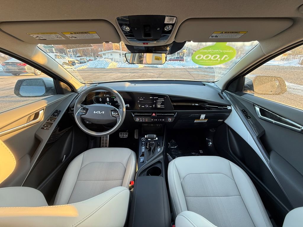 New 2025 Kia Niro EX Touring image 23