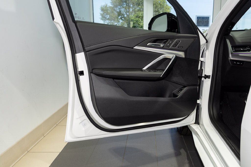 New 2027 BMW X2 xDrive28i AWD/4WD image 18