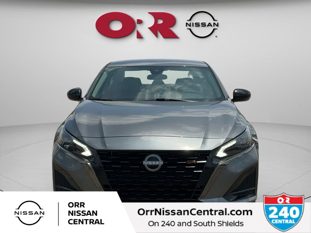 Used 2025 Nissan Altima 2.5 SR FWD image 2