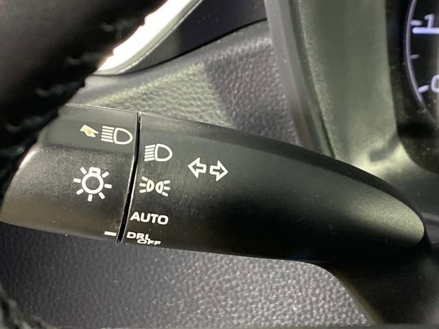 Used 2023 Toyota Corolla SE w/ SE Premium Package image 18