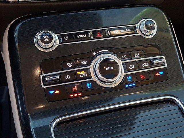 Used 2021 Lincoln Nautilus Reserve w/ Equipment Group 201A image 16