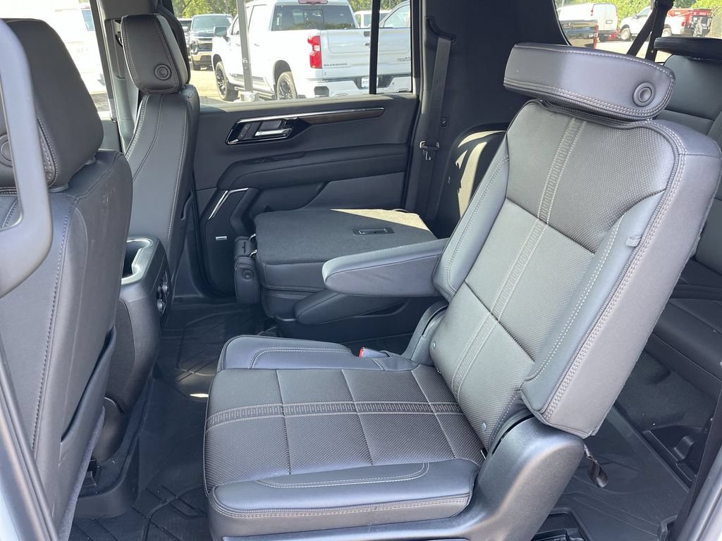 New 2026 Chevrolet Suburban High Country AWD/4WD image 23