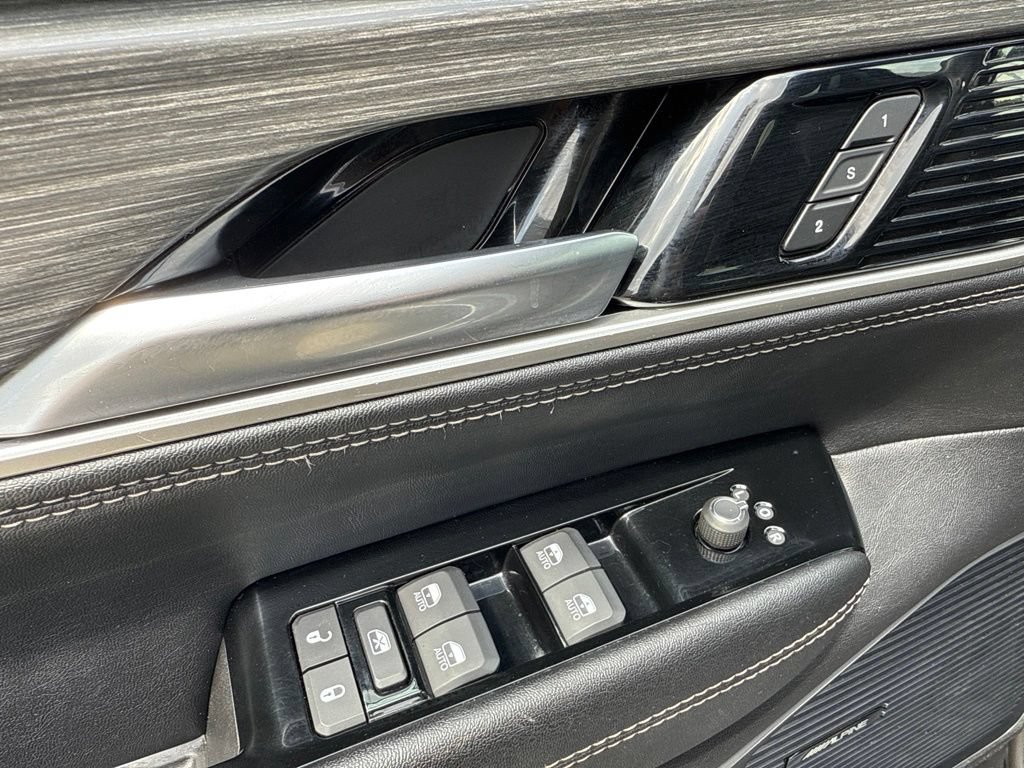 Used 2024 Jeep Wagoneer Series II w/ Flexible Seating Group AWD/4WD image 21